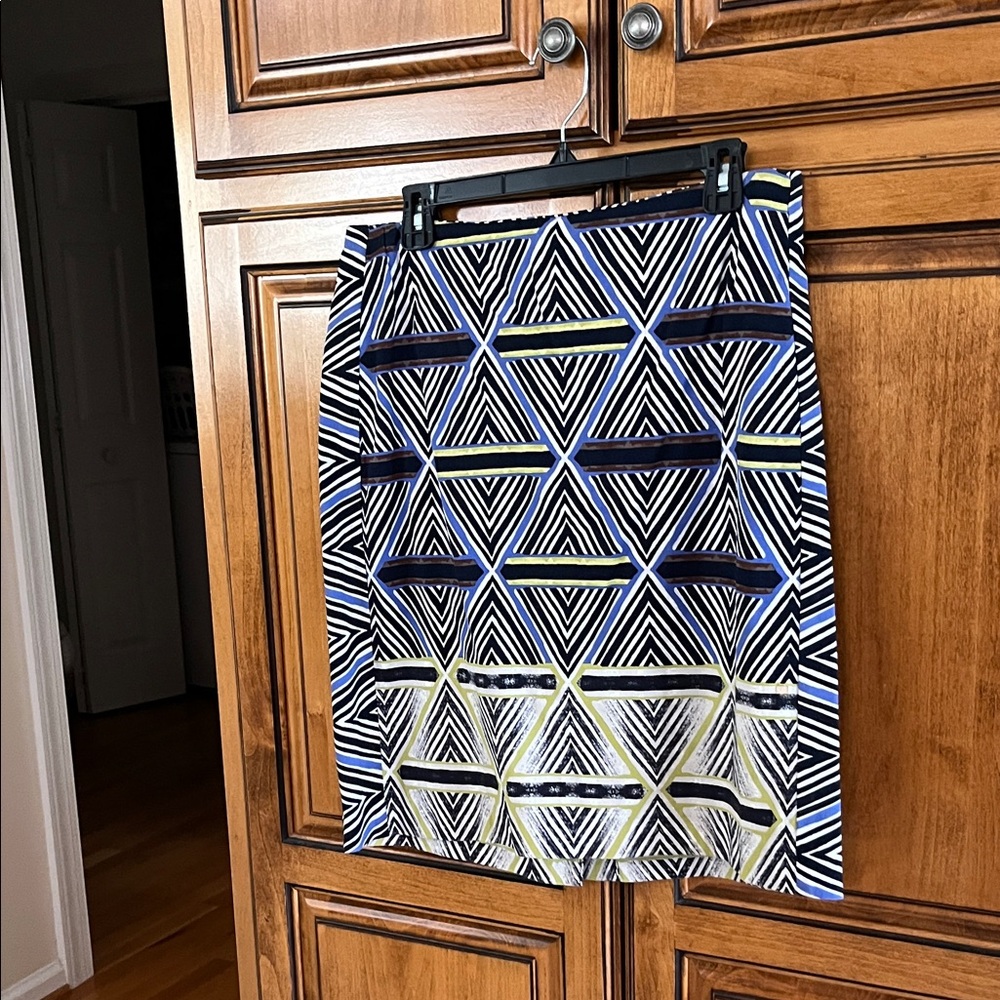 Cool crisp Cotton skirt by Nic and Zoe!
Blue/navy/lime size 10 worn twice …